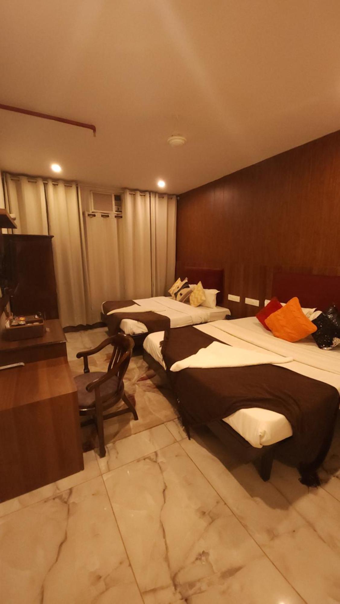 Chandīgarh Hotel Vrs Inns מראה חיצוני תמונה