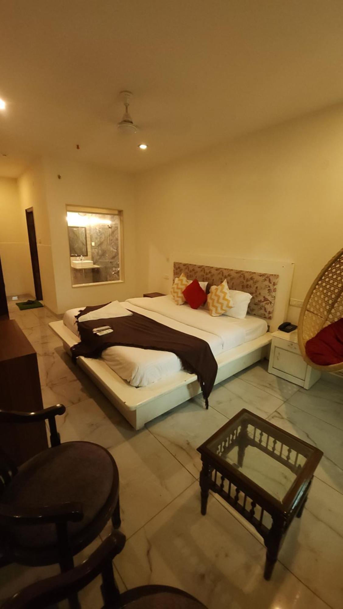 Chandīgarh Hotel Vrs Inns מראה חיצוני תמונה